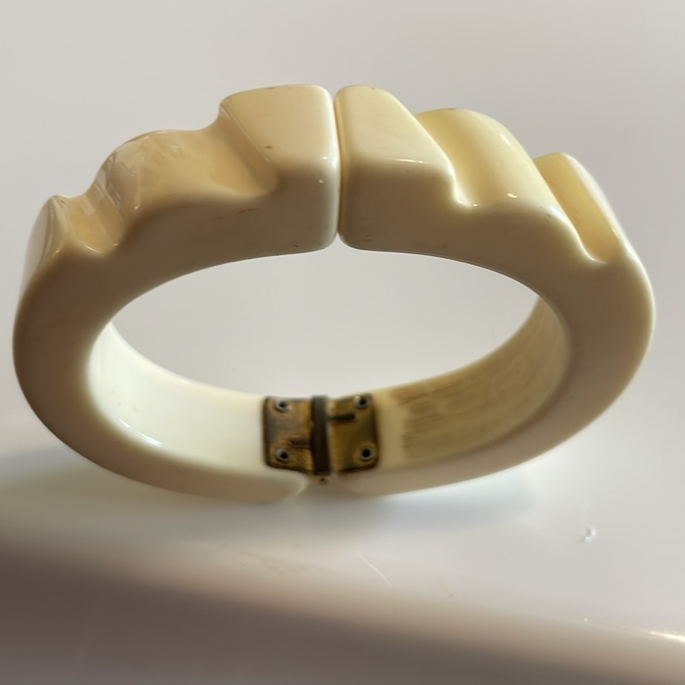 Art Deco French Galalith Carved Casein Clamper VNTG Thick 1930's Bracelet